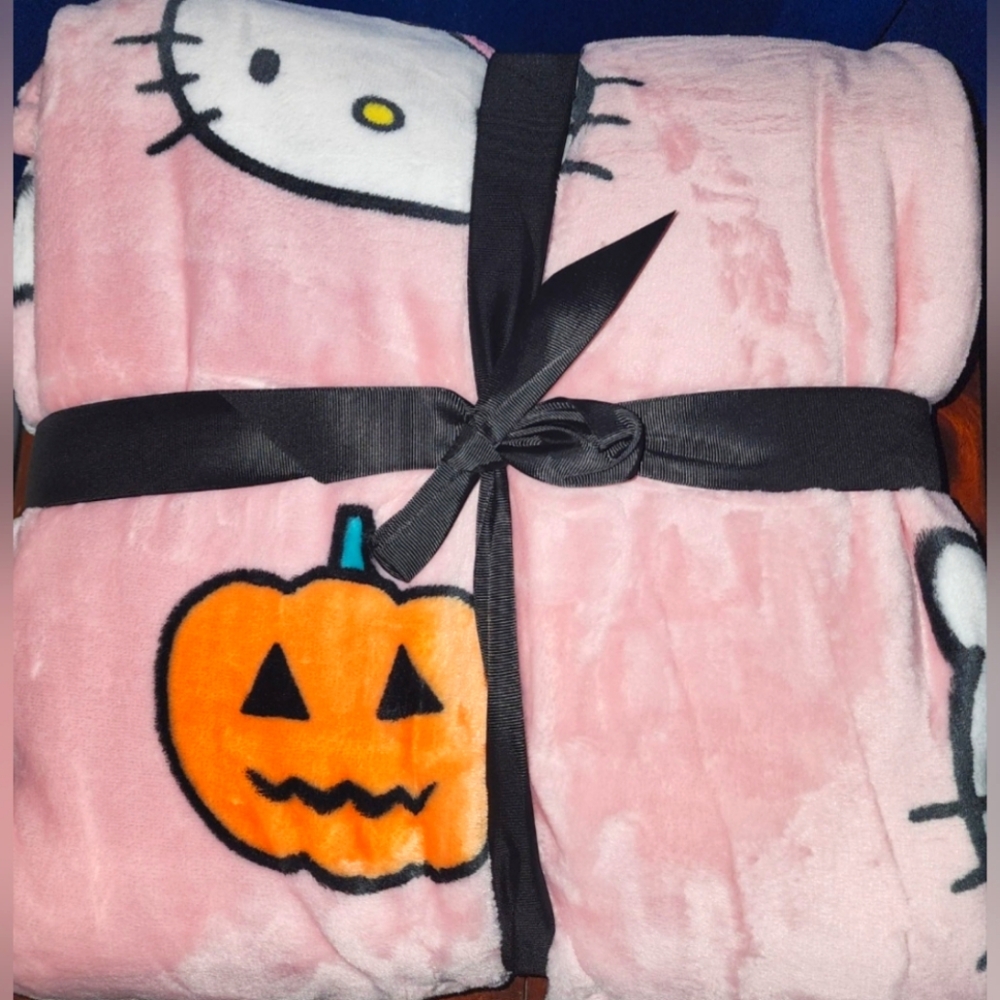 Hello Kitty Halloween Blanket-Pink-Twin
